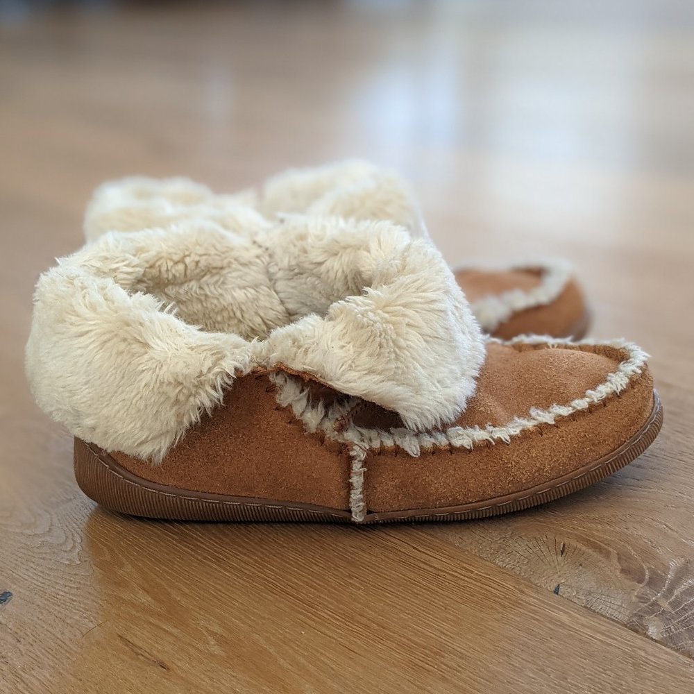 LAST CHANCE SALE Minnetonka Slippers